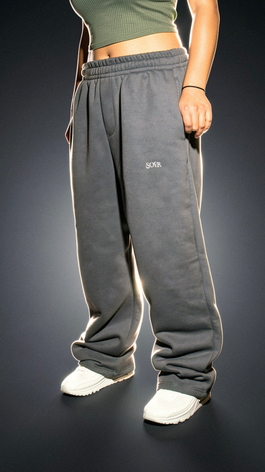 OPEN LEG JOGGER MAGNET